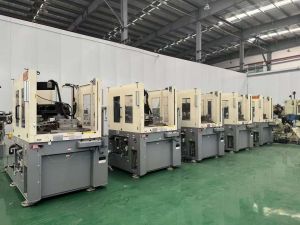 立卧转盘注塑机