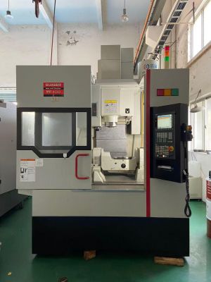 五轴加工中心